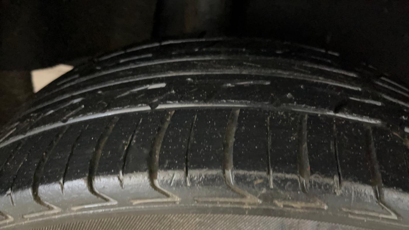 2020 Toyota Glanza V, Petrol, Manual, 63,580 km, Right Rear Tyre Tread