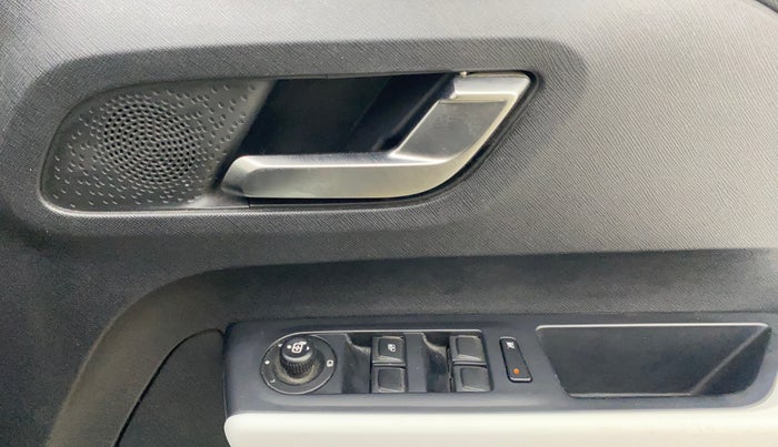 2023 Tata PUNCH CREATIVE  AMT, Petrol, Automatic, 51,230 km, Driver Side Door Panels Control