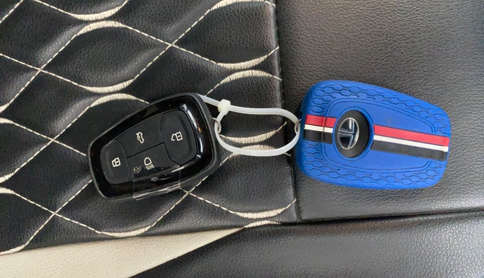 2023 Tata PUNCH CREATIVE  AMT, Petrol, Automatic, 51,230 km, Key Close Up