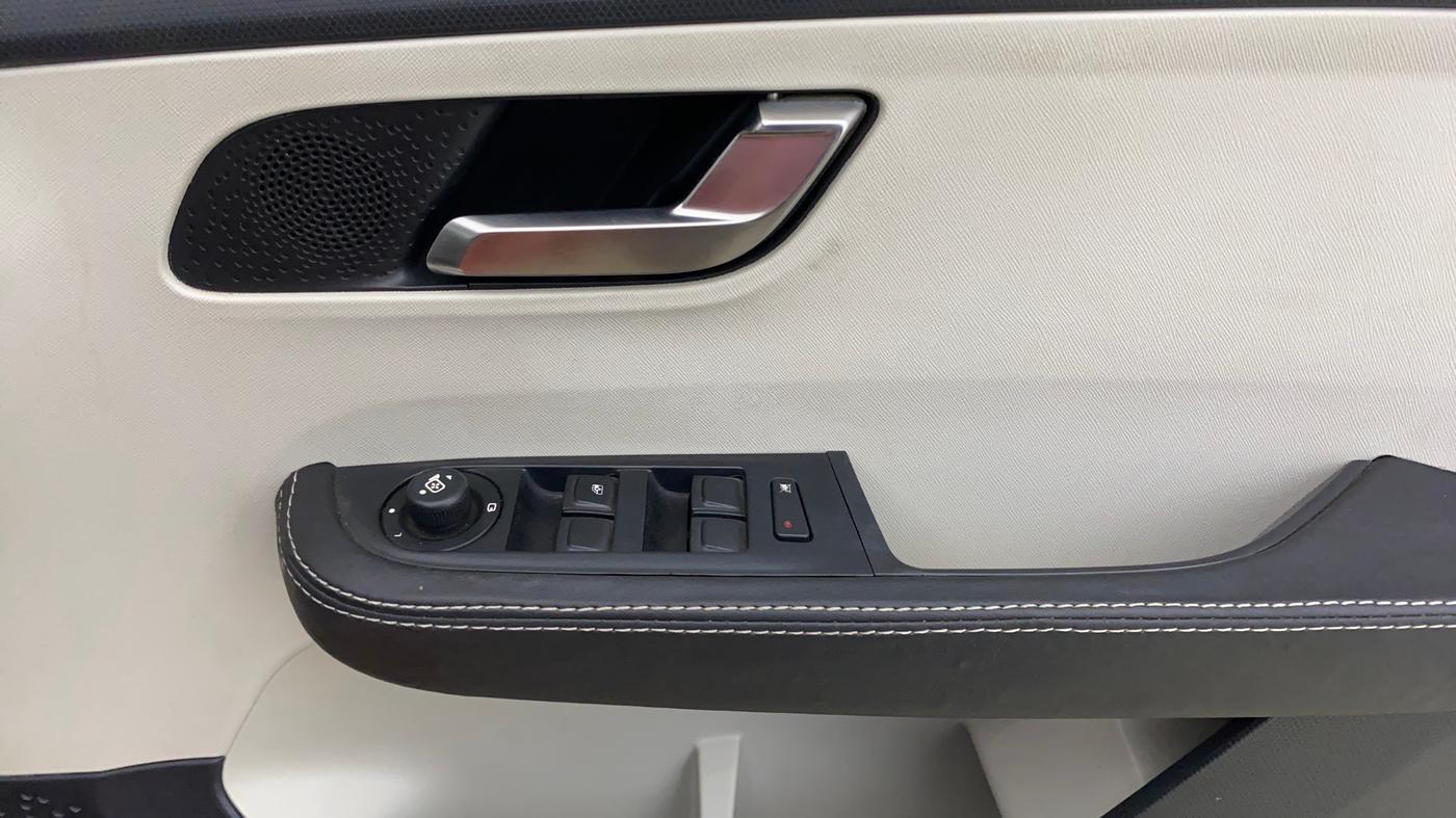 2021 Tata ALTROZ XZ I-TURBO PETROL, Petrol, Manual, 24,564 km, Driver Side Door Panels Control