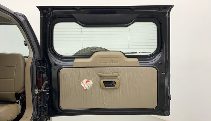 2018 Mahindra TUV300 T8 AMT, Diesel, Automatic, 59,701 km, Boot Door Open