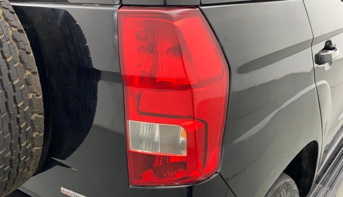 2018 Mahindra TUV300 T8 AMT, Diesel, Automatic, 59,701 km, Right tail light - Minor damage