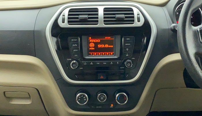 2018 Mahindra TUV300 T8 AMT, Diesel, Automatic, 59,701 km, Air Conditioner