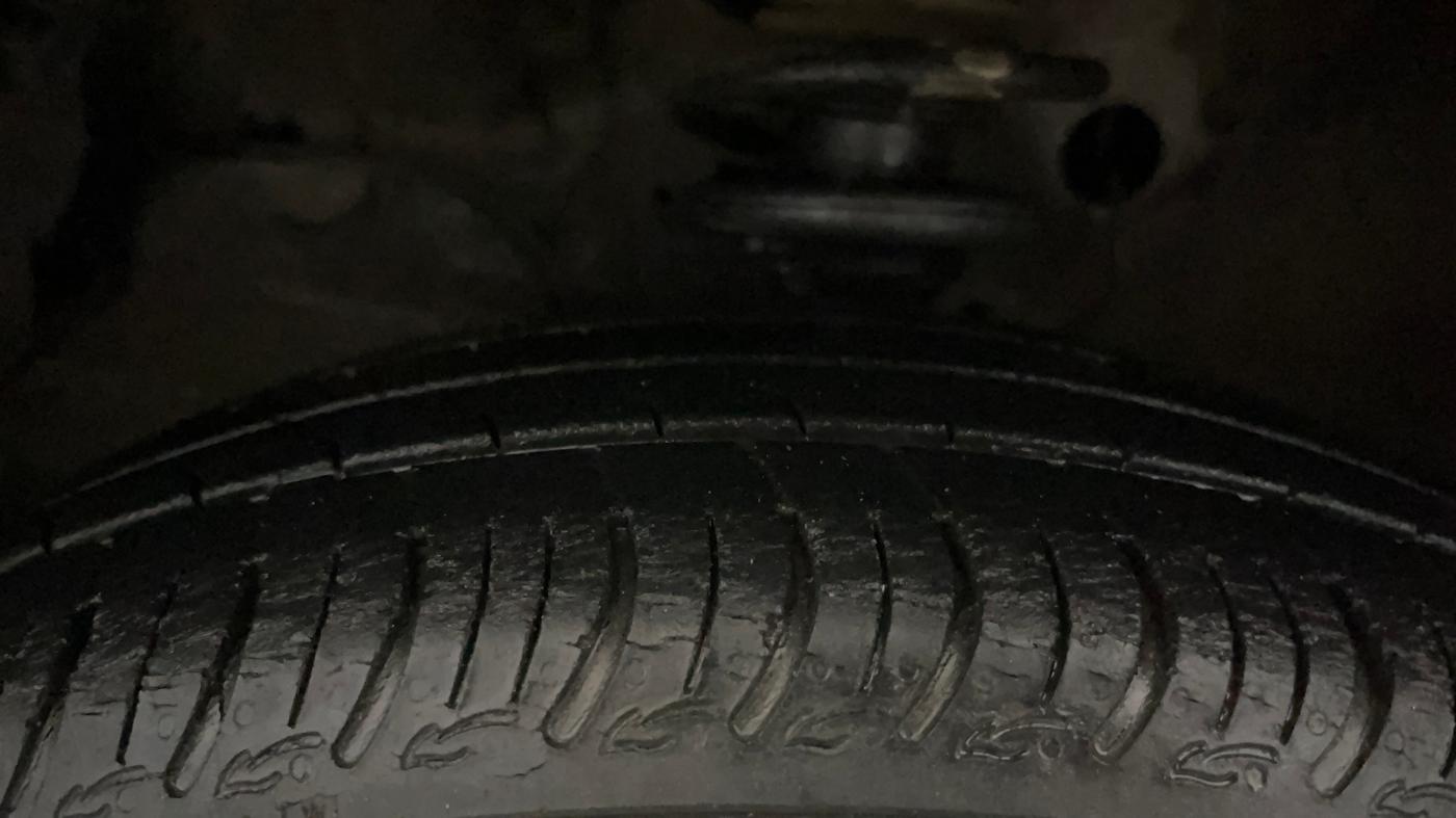 2020 Maruti S PRESSO VXI AMT, Petrol, Automatic, 24,277 km, Left Front Tyre Tread