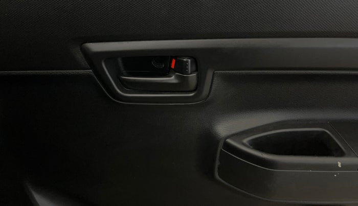 2020 Maruti S PRESSO VXI AMT, Petrol, Automatic, 24,199 km, Driver Side Door Panels Control