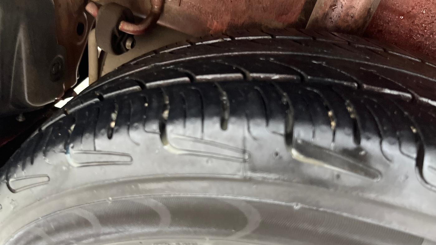 2016 Maruti Celerio VXI AMT, Petrol, Automatic, 1,12,413 km, Right Rear Tyre Tread