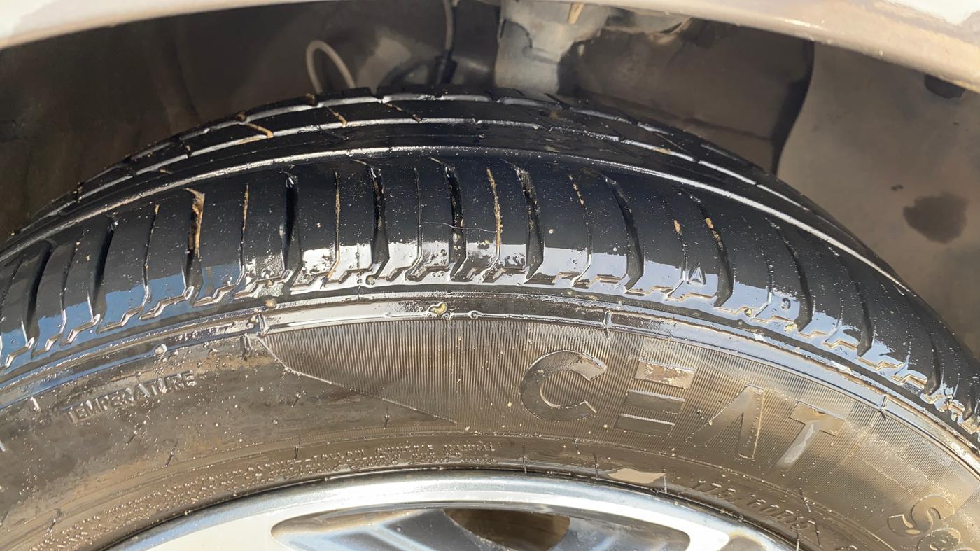 2020 Hyundai AURA SX PLUS 1.2 AMT, Petrol, Automatic, 59,731 km, Right Front Tyre Tread