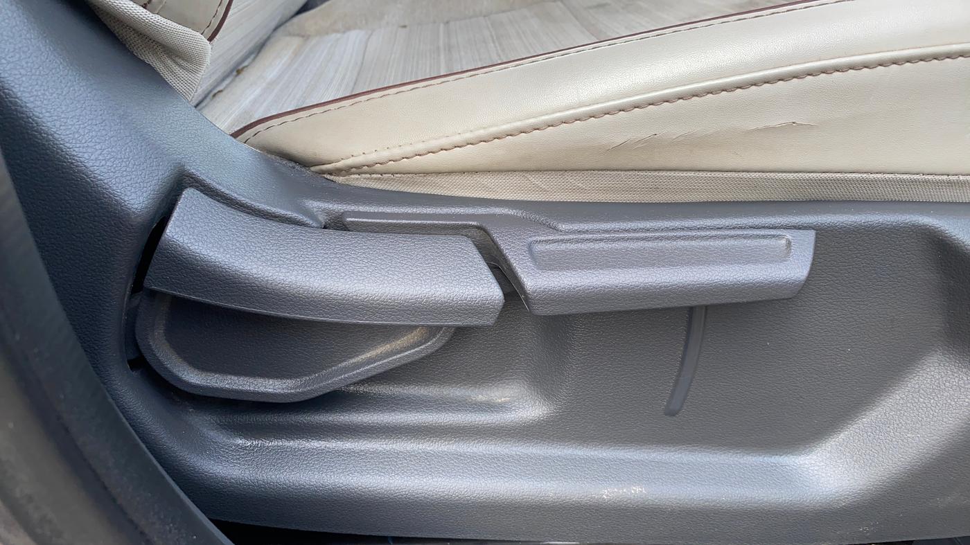 2020 Hyundai AURA SX PLUS 1.2 AMT, Petrol, Automatic, 59,731 km, Driver Side Adjustment Panel