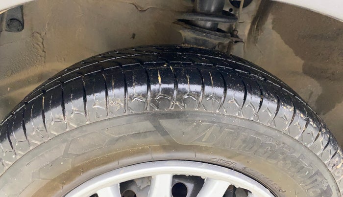 2014 Maruti Alto 800 LXI, Petrol, Manual, 46,309 km, Left Front Tyre Tread