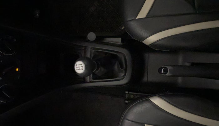 2017 Maruti Swift LXI (O), Petrol, Manual, 60,757 km, Gear Lever
