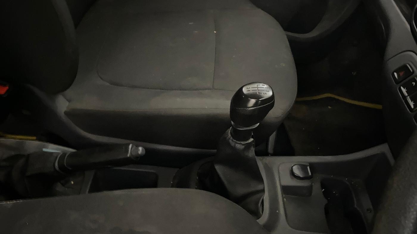 2016 Renault Kwid RXT 0.8, Petrol, Manual, 69,378 km, Gear Lever