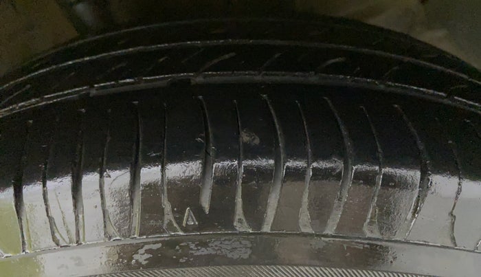 2019 Hyundai NEW SANTRO 1.1 SPORTZ MT CNG, CNG, Manual, 94,051 km, Left Front Tyre Tread