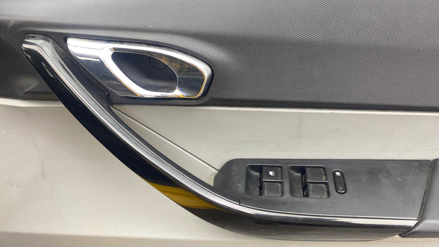 2020 Tata Tiago XZ PLUS PETROL, Petrol, Manual, 50,265 km, Driver Side Door Panels Control