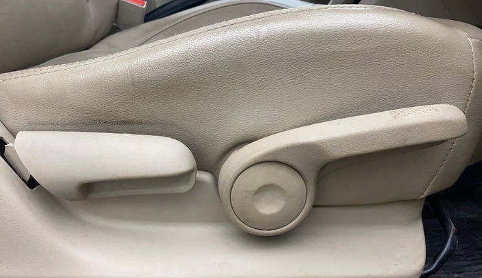 2016 Maruti Ciaz ZXI+, Petrol, Manual, 87,522 km, Driver Side Adjustment Panel