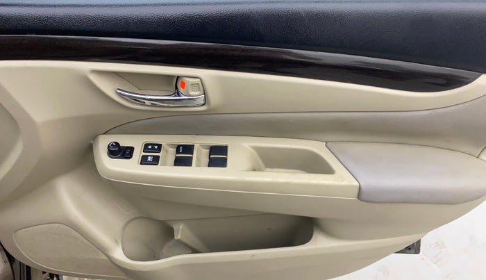 2016 Maruti Ciaz ZXI+, Petrol, Manual, 87,522 km, Driver Side Door Panels Control