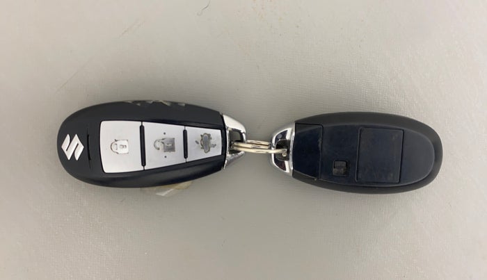 2016 Maruti Ciaz ZXI+, Petrol, Manual, 87,522 km, Key Close Up