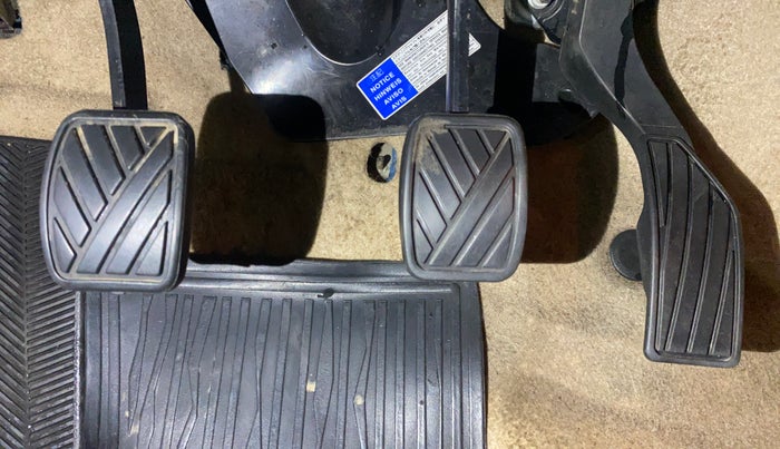 2016 Maruti Ciaz ZXI+, Petrol, Manual, 87,522 km, Pedals