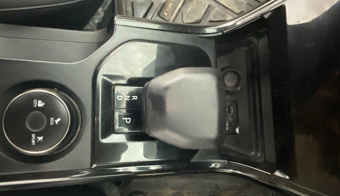 2024 Tata NEXON Creative Plus S 1.2 Revotron 6AMT Dark Edition, CNG, Automatic, 46,394 km, Gear Lever