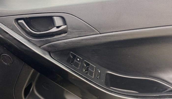 2024 Tata NEXON Creative Plus S 1.2 Revotron 6AMT Dark Edition, CNG, Automatic, 46,394 km, Driver Side Door Panels Control