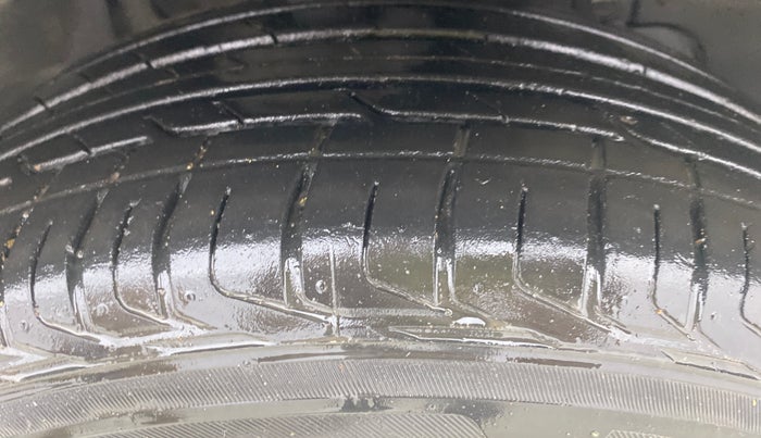 2024 Tata NEXON Creative Plus S 1.2 Revotron 6AMT Dark Edition, CNG, Automatic, 46,394 km, Right Front Tyre Tread