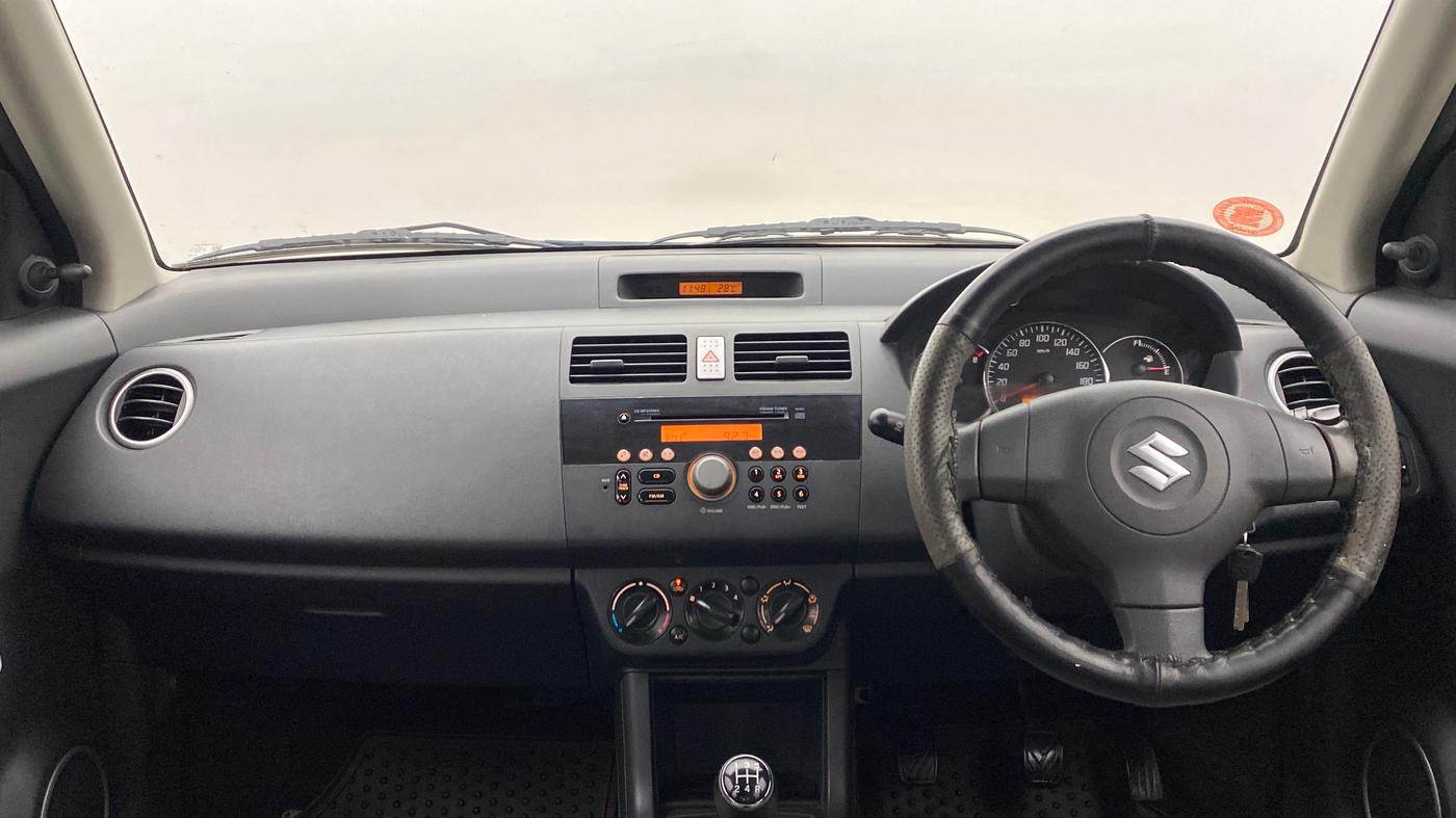 2009 Maruti Swift Dzire VXI 1.3, Petrol, Manual, 70,353 km, Dashboard