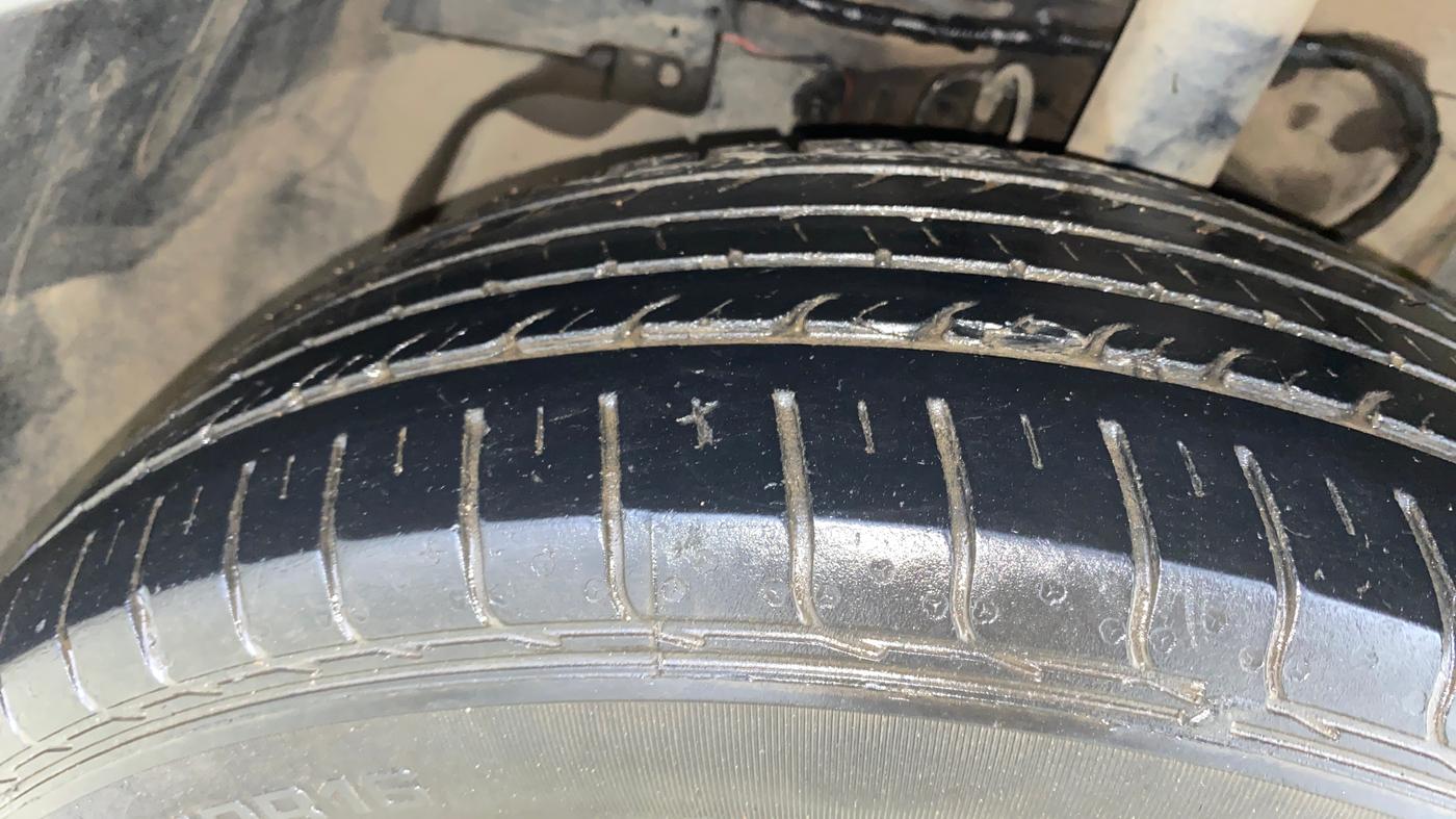2018 Tata NEXON XZ PETROL, Petrol, Manual, 40,750 km, Left Front Tyre Tread