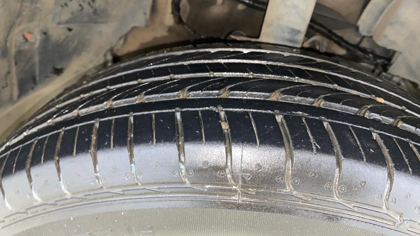 2018 Tata NEXON XZ PETROL, Petrol, Manual, 40,750 km, Right Front Tyre Tread