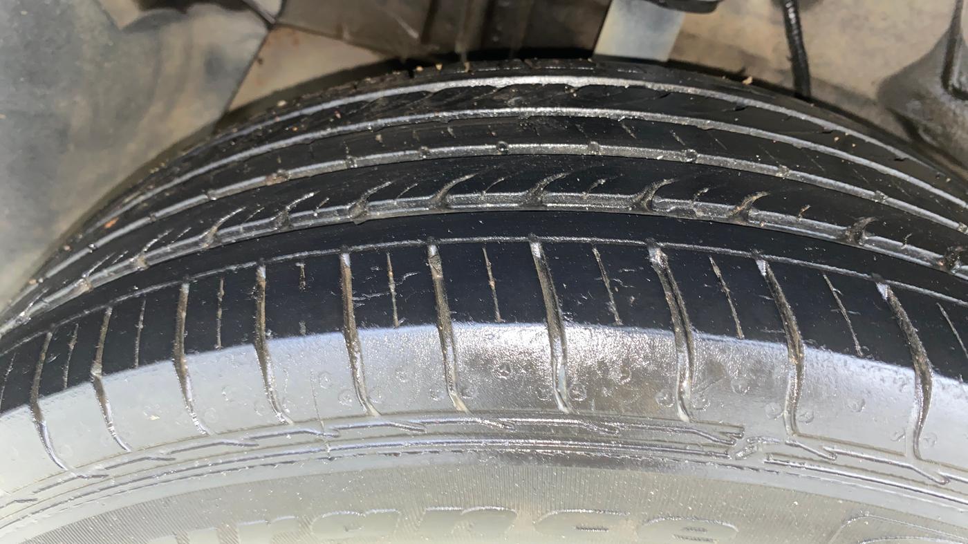 2018 Tata NEXON XZ PETROL, Petrol, Manual, 40,750 km, Right Rear Tyre Tread