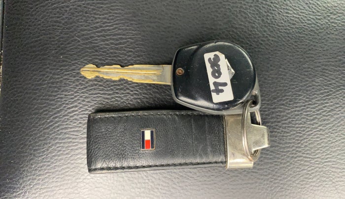 2020 Maruti Swift VXI AMT, Petrol, Automatic, 37,234 km, Key Close Up