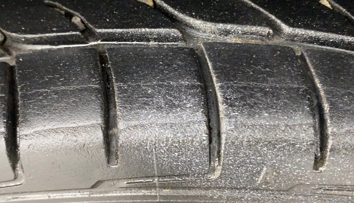 2020 Maruti Swift VXI AMT, Petrol, Automatic, 37,234 km, Right Rear Tyre Tread