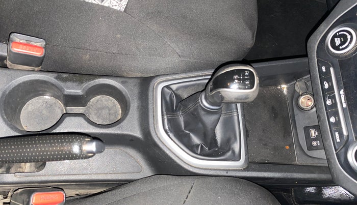 2018 Hyundai Creta SX (O) 1.6 DIESEL, Diesel, Manual, 1,26,427 km, Gear Lever