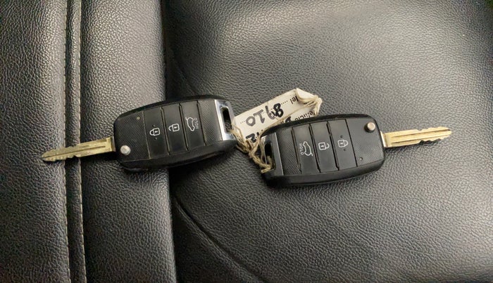 2021 KIA SONET HTK PLUS 1.5, Diesel, Manual, 70,638 km, Key Close Up