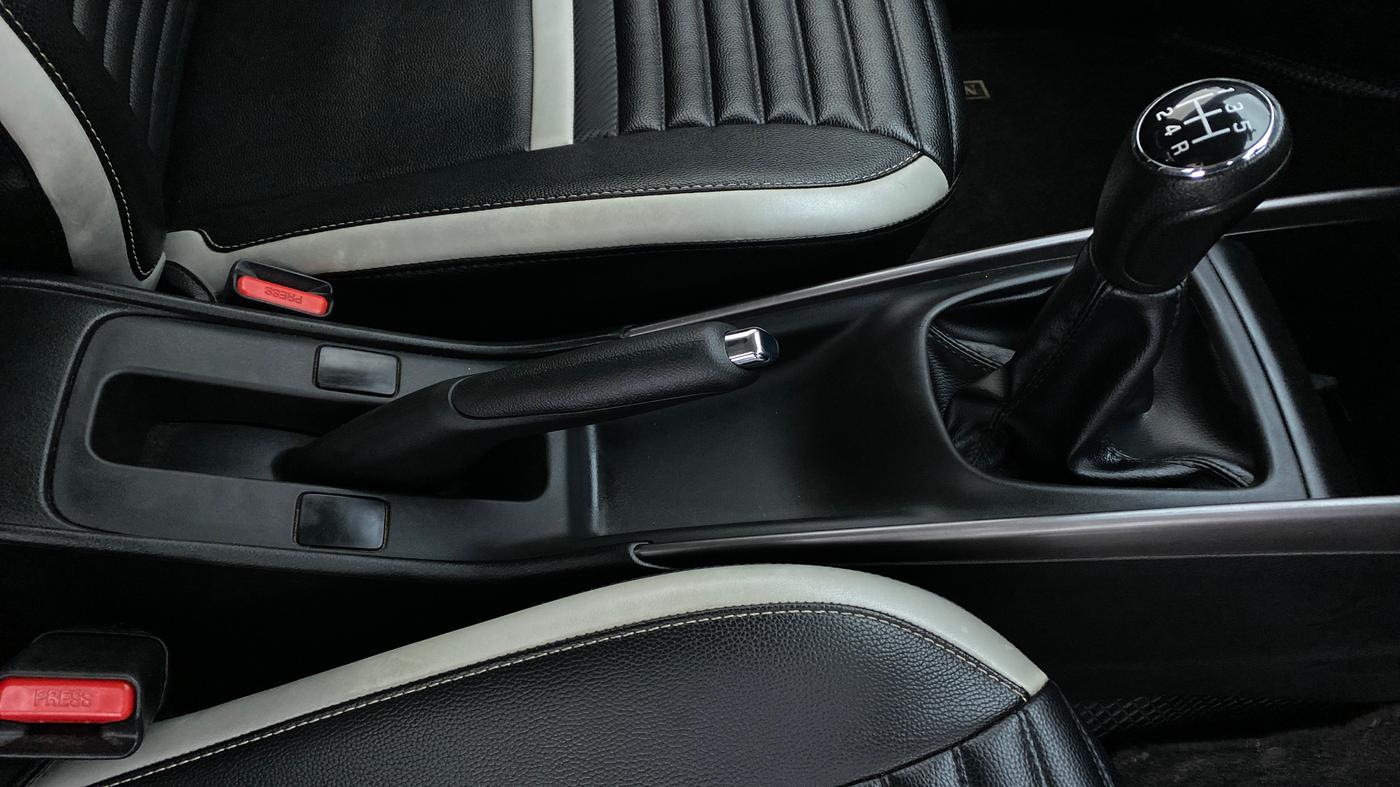 2019 Maruti Baleno DELTA PETROL 1.2, Petrol, Manual, 14,983 km, Gear Lever
