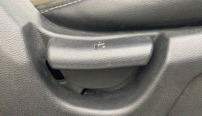 2018 Hyundai Elite i20 MAGNA EXECUTIVE 1.2, Petrol, Manual, 67,356 km, Driver Side Adjustment Panel