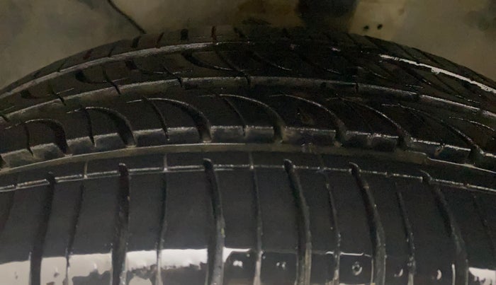 2018 Hyundai Elite i20 MAGNA EXECUTIVE 1.2, Petrol, Manual, 67,356 km, Left Front Tyre Tread