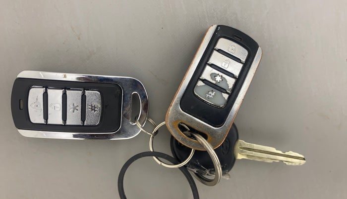 2018 Hyundai Elite i20 MAGNA EXECUTIVE 1.2, Petrol, Manual, 67,356 km, Key Close Up