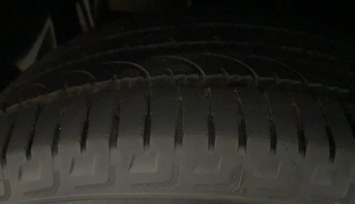 2017 Renault Captur RXL DIESEL, Diesel, Manual, 94,540 km, Right Rear Tyre Tread