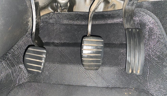 2017 Renault Captur RXL DIESEL, Diesel, Manual, 94,540 km, Pedals