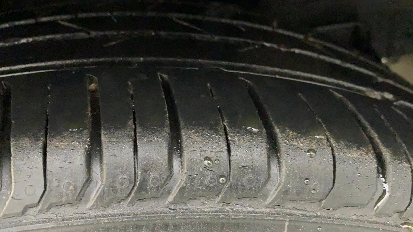 2019 Hyundai VENUE SX 1.0 (O) TURBO, Petrol, Manual, 27,024 km, Left Rear Tyre Tread