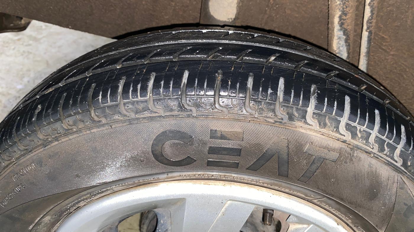 2017 Renault Kwid RXT 1.0 AMT (O), Petrol, Automatic, 22,161 km, Right Rear Tyre Tread