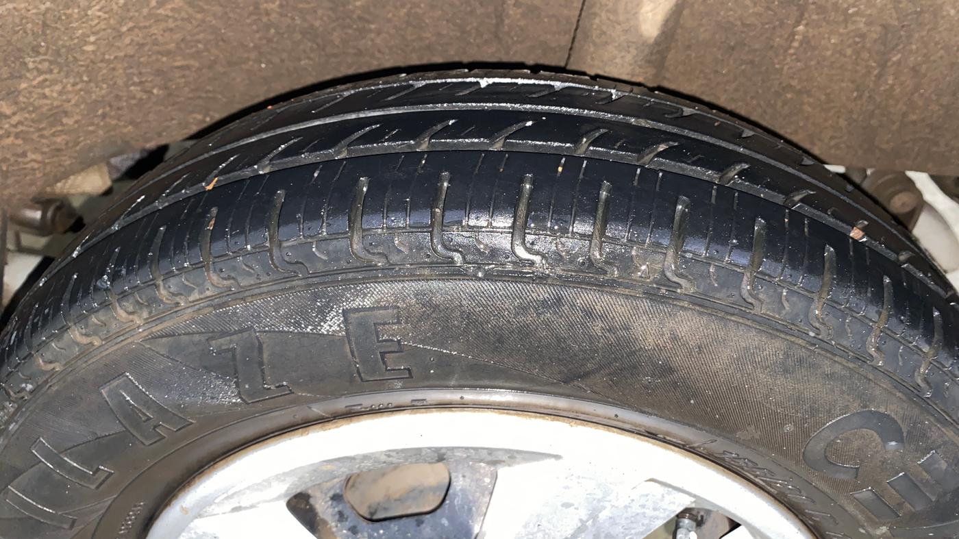 2017 Renault Kwid RXT 1.0 AMT (O), Petrol, Automatic, 22,161 km, Left Rear Tyre Tread
