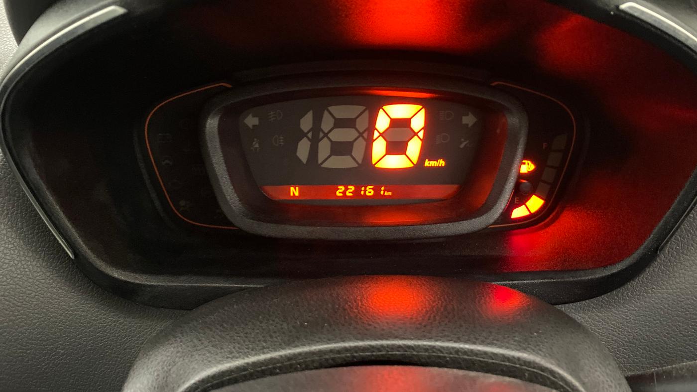 2017 Renault Kwid RXT 1.0 AMT (O), Petrol, Automatic, 22,161 km, Odometer Image