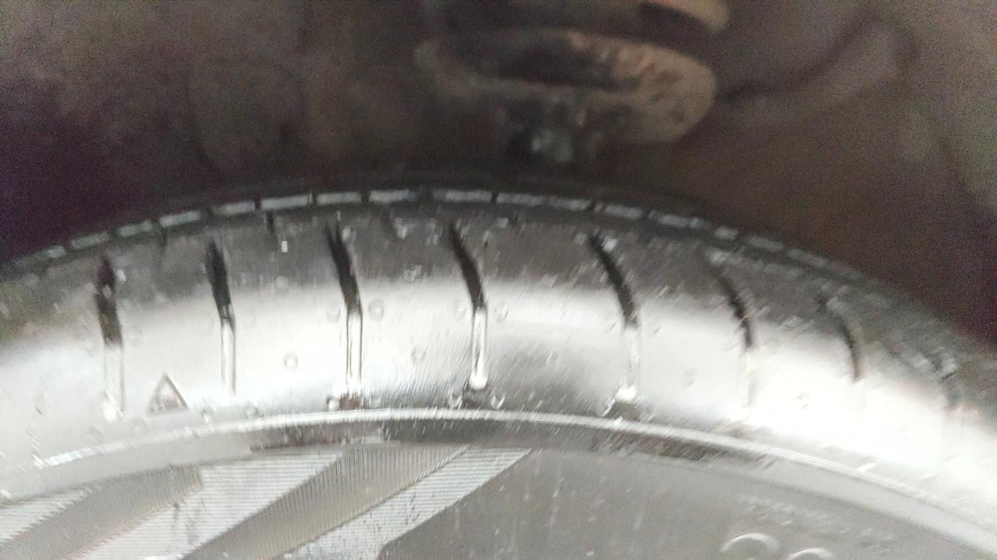 2024 Hyundai Verna SX (O) 1.5 TURBO PETROL DCT, Petrol, Automatic, 10,713 km, Left Front Tyre Tread