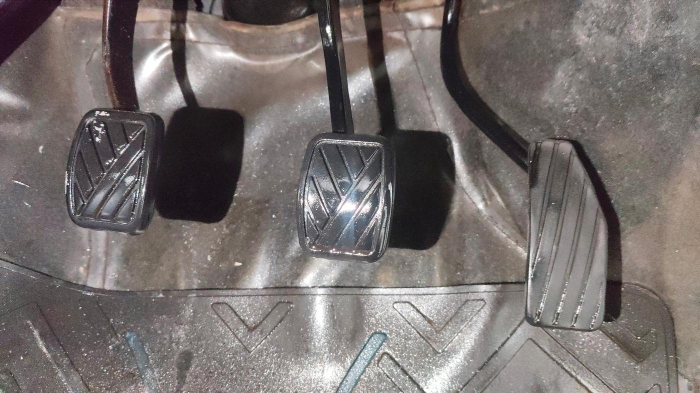 2014 Maruti Wagon R 1.0 VXI, Petrol, Manual, 1,20,761 km, Pedals