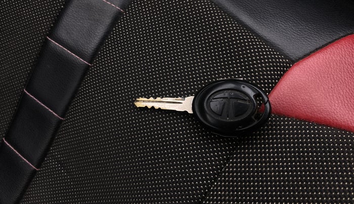 2017 Tata TIGOR XM PETROL, Petrol, Manual, 60,245 km, Key Close Up