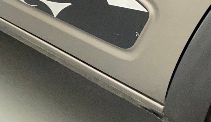2016 Renault Kwid RXT 0.8 (O), Petrol, Manual, 35,288 km, Left running board - Slightly dented