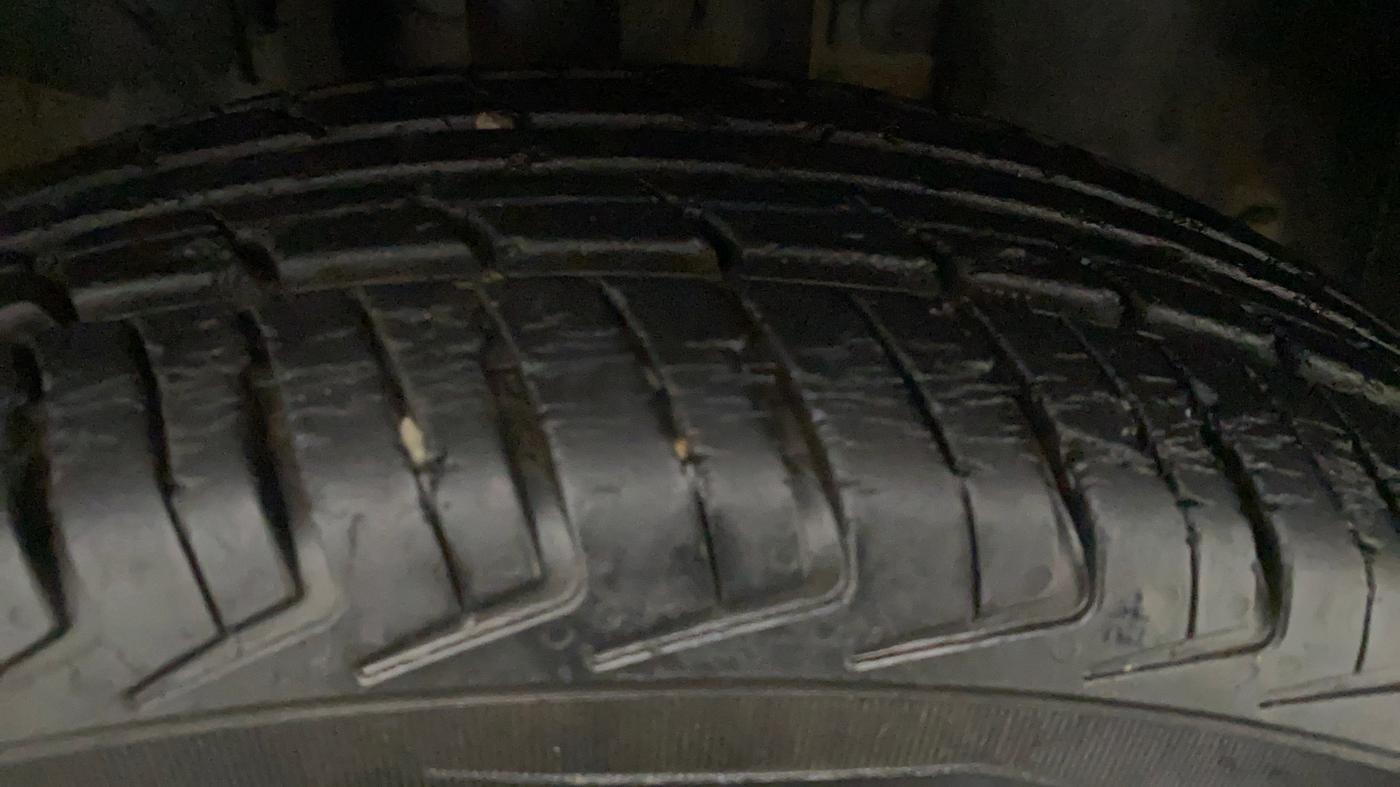2016 Renault Kwid RXT 0.8 (O), Petrol, Manual, 35,288 km, Right Front Tyre Tread