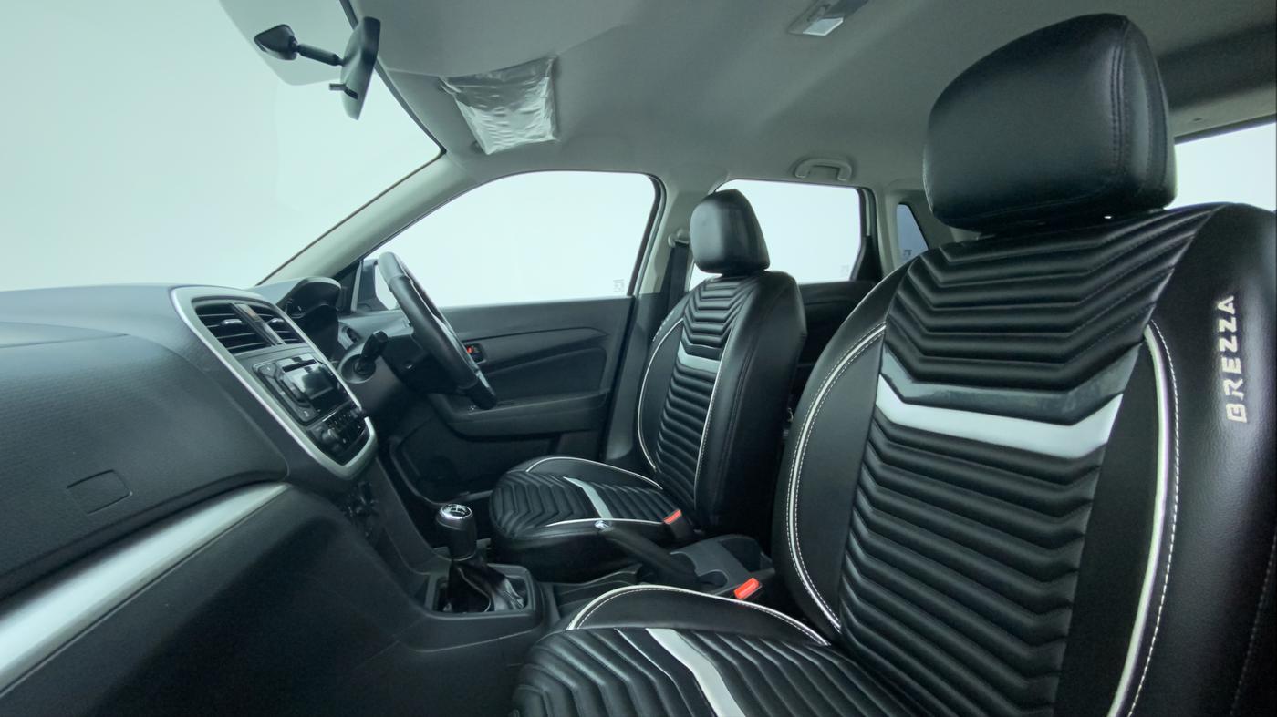 2017 Maruti Vitara Brezza VDI OPT, Diesel, Manual, 19,028 km, Right Side Front Door Cabin View