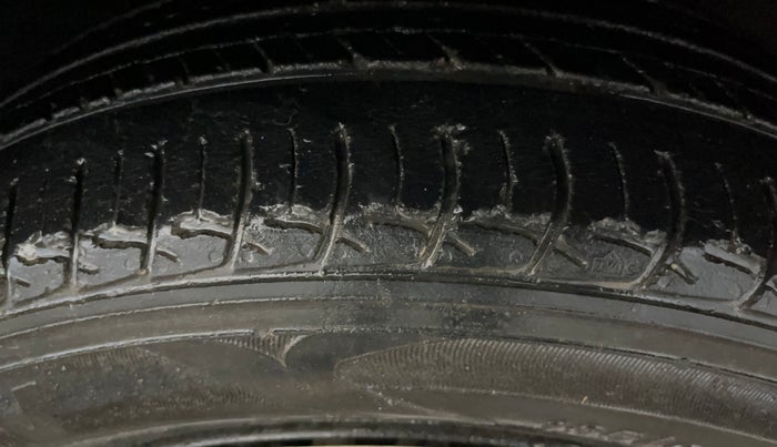 2017 Maruti Baleno DELTA CVT PETROL 1.2, Petrol, Automatic, 72,074 km, Right Front Tyre Tread