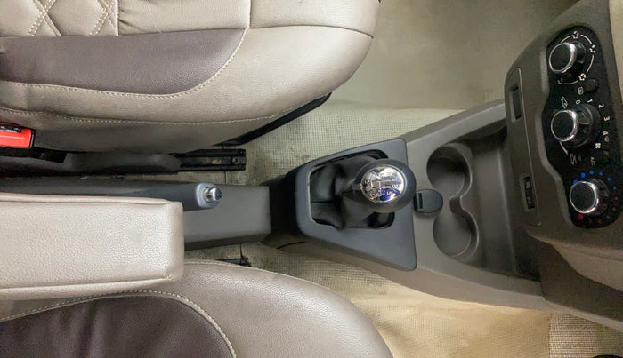 2015 Renault Lodgy 110 PS RXZ STEPWAY 8 STR, Diesel, Manual, 28,953 km, Gear Lever